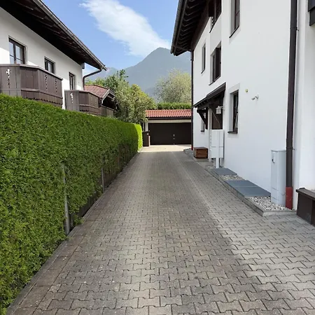 Harley - Zu Hause In Den Bergen
